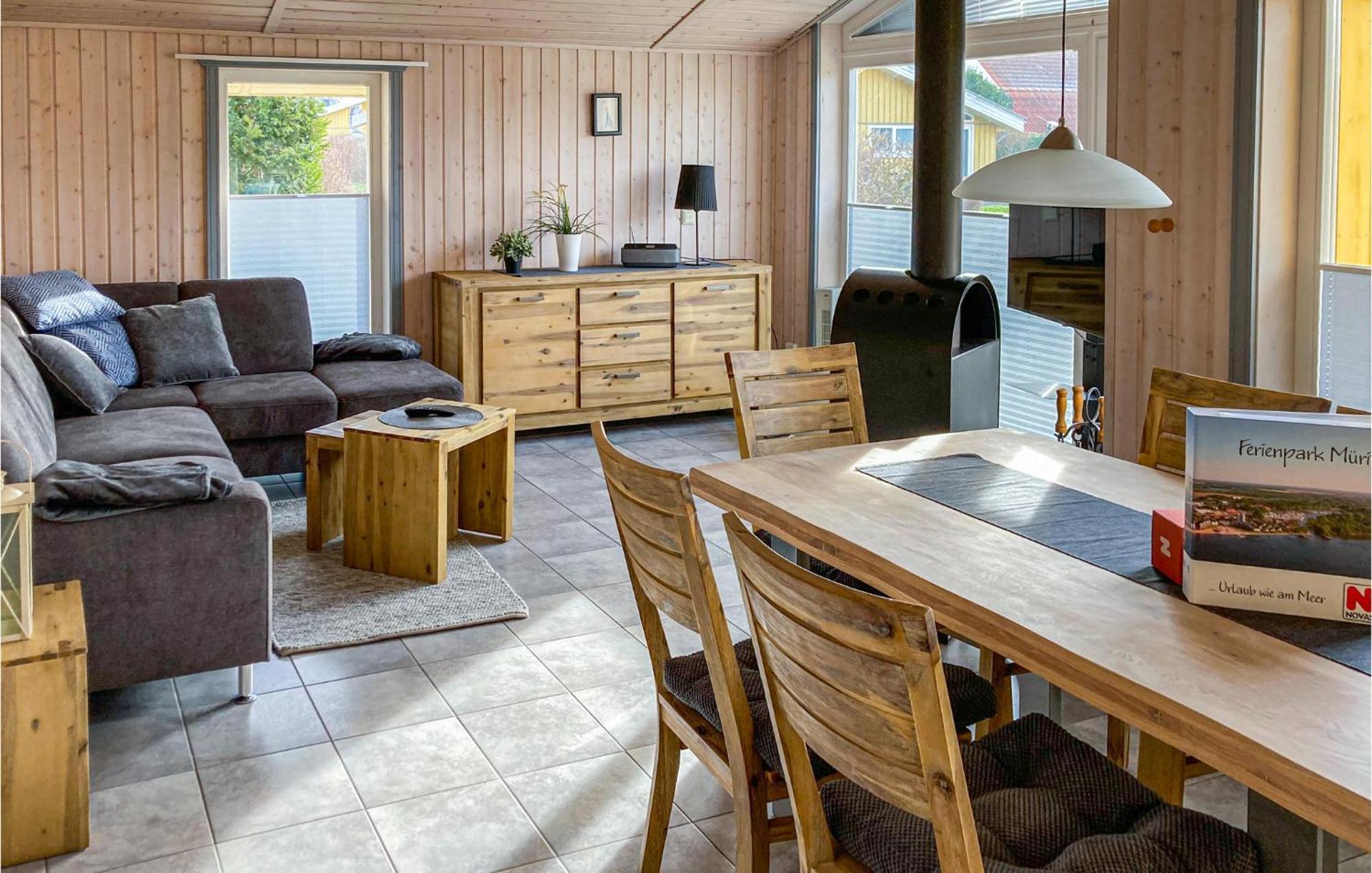 2 Bedroom Nice Home In Rechlin Buitenkant foto