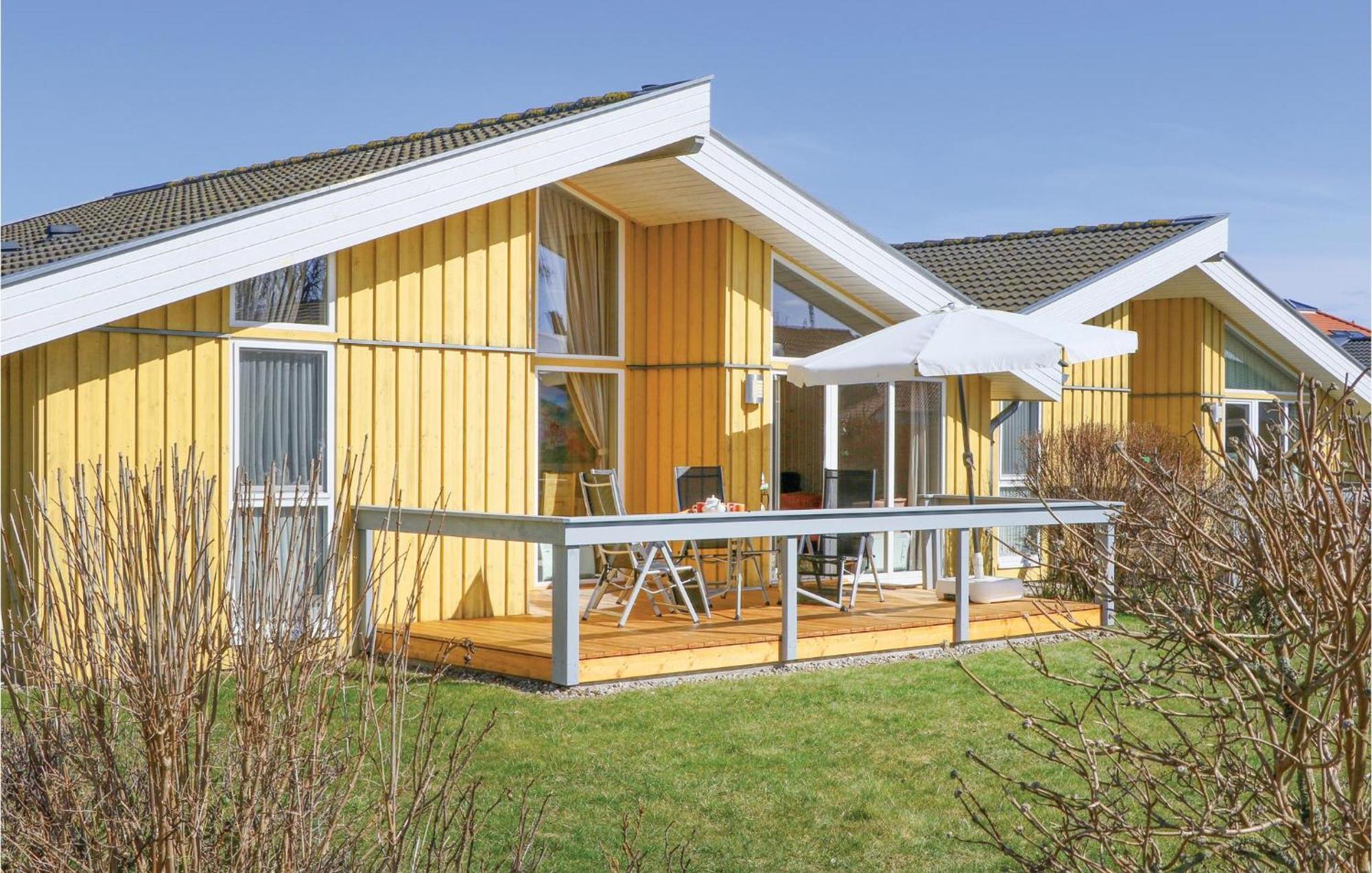2 Bedroom Nice Home In Rechlin Buitenkant foto
