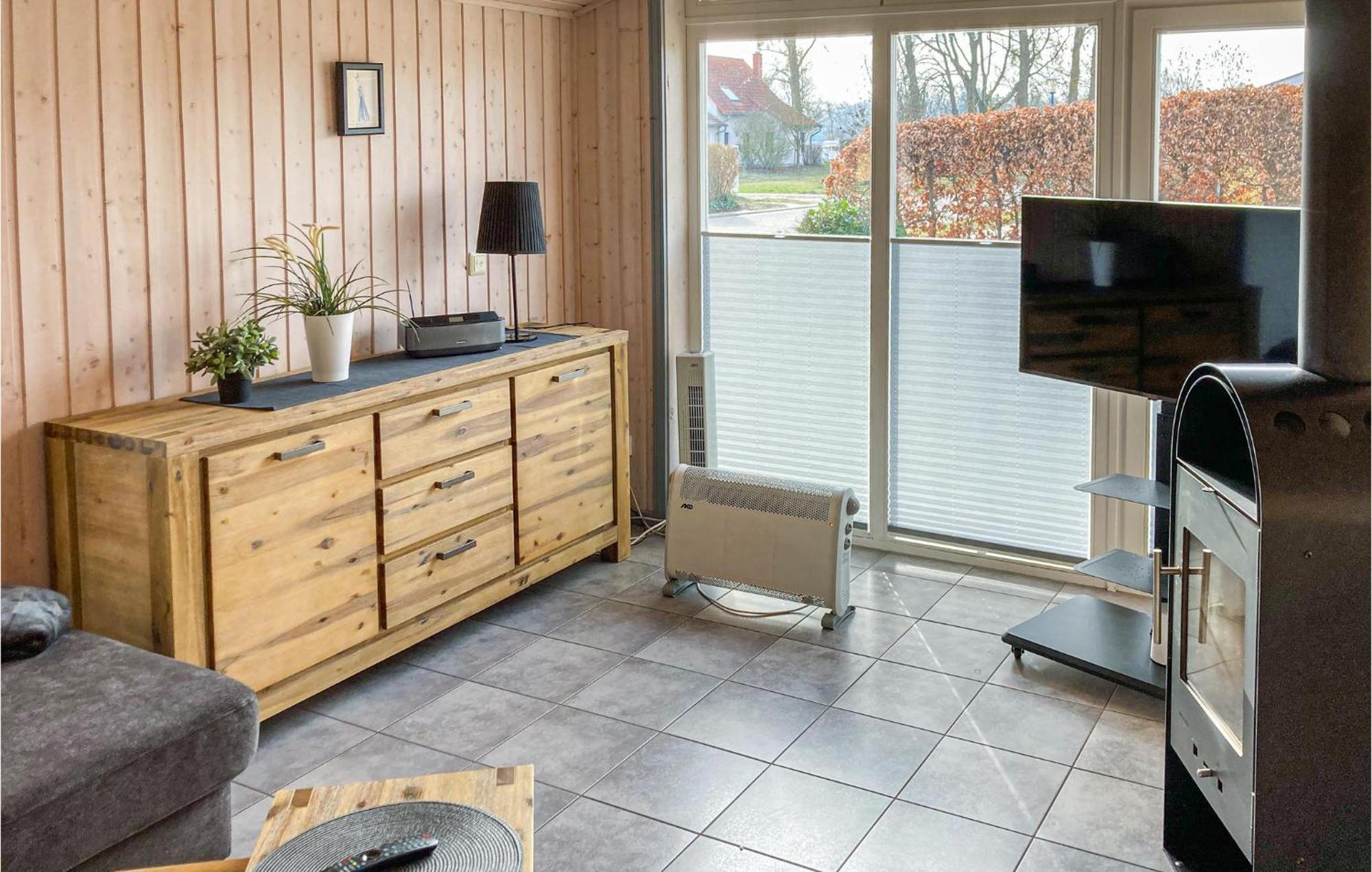 2 Bedroom Nice Home In Rechlin Buitenkant foto